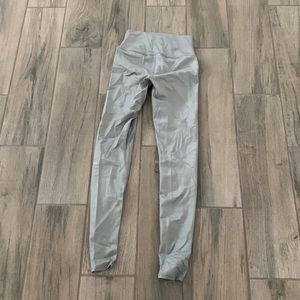 Alo yoga gray leggings